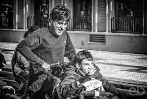 José Manuel Roas en una de las carreras con su hijo