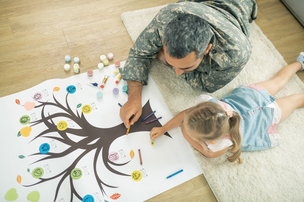 Padre e hija hacen árbol genealógico