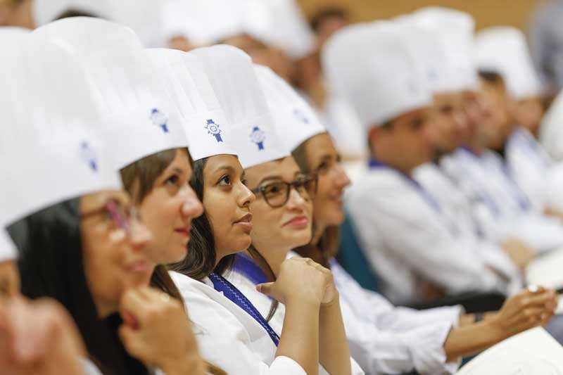 Cordon Bleu. Detalle-alumnas-graduación