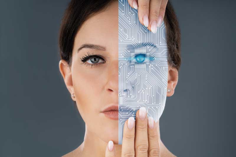 Mujer medio humano medio maquina