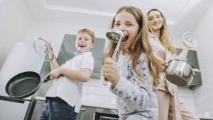 Familia cantando