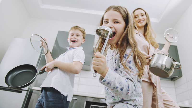 Familia cantando