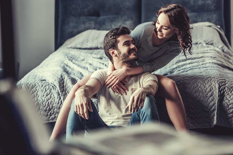 Pareja-mirándose